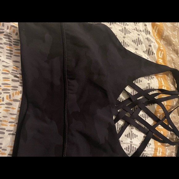 Lululemon black camouflage Free to be long line sports bra - Picture 3 of 3